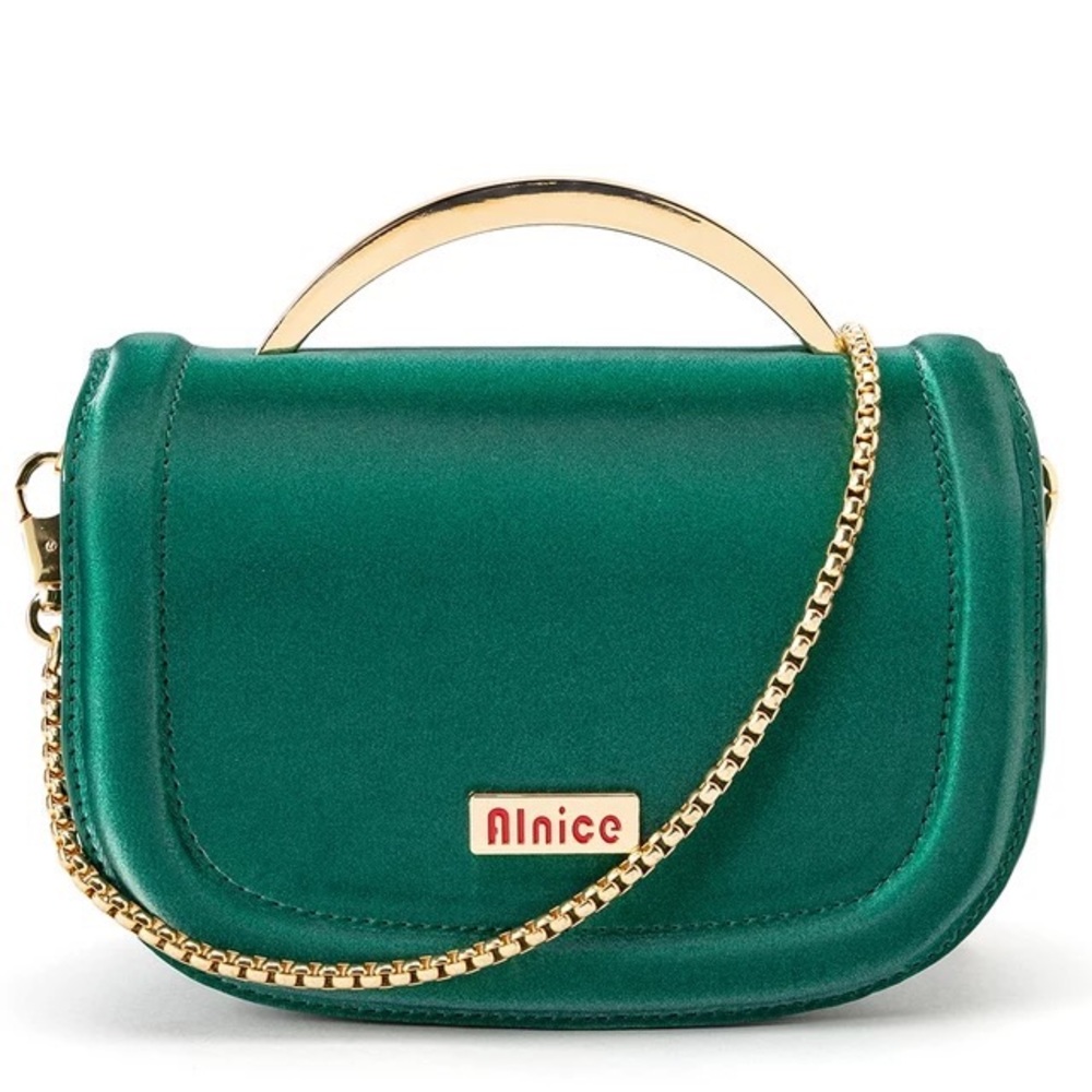 Portable handbag for your occasion